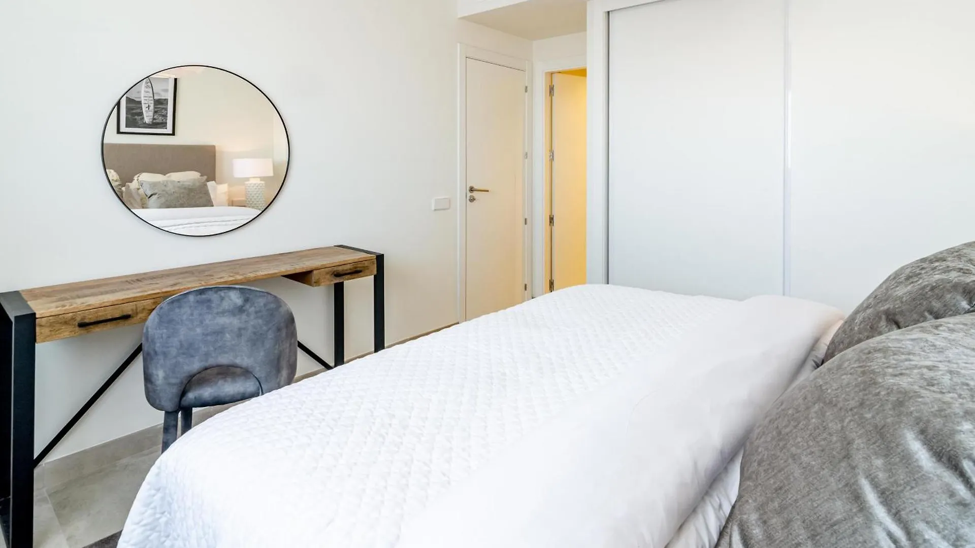 Inf36K - Luxury Apartment Perfect Location Estepona
