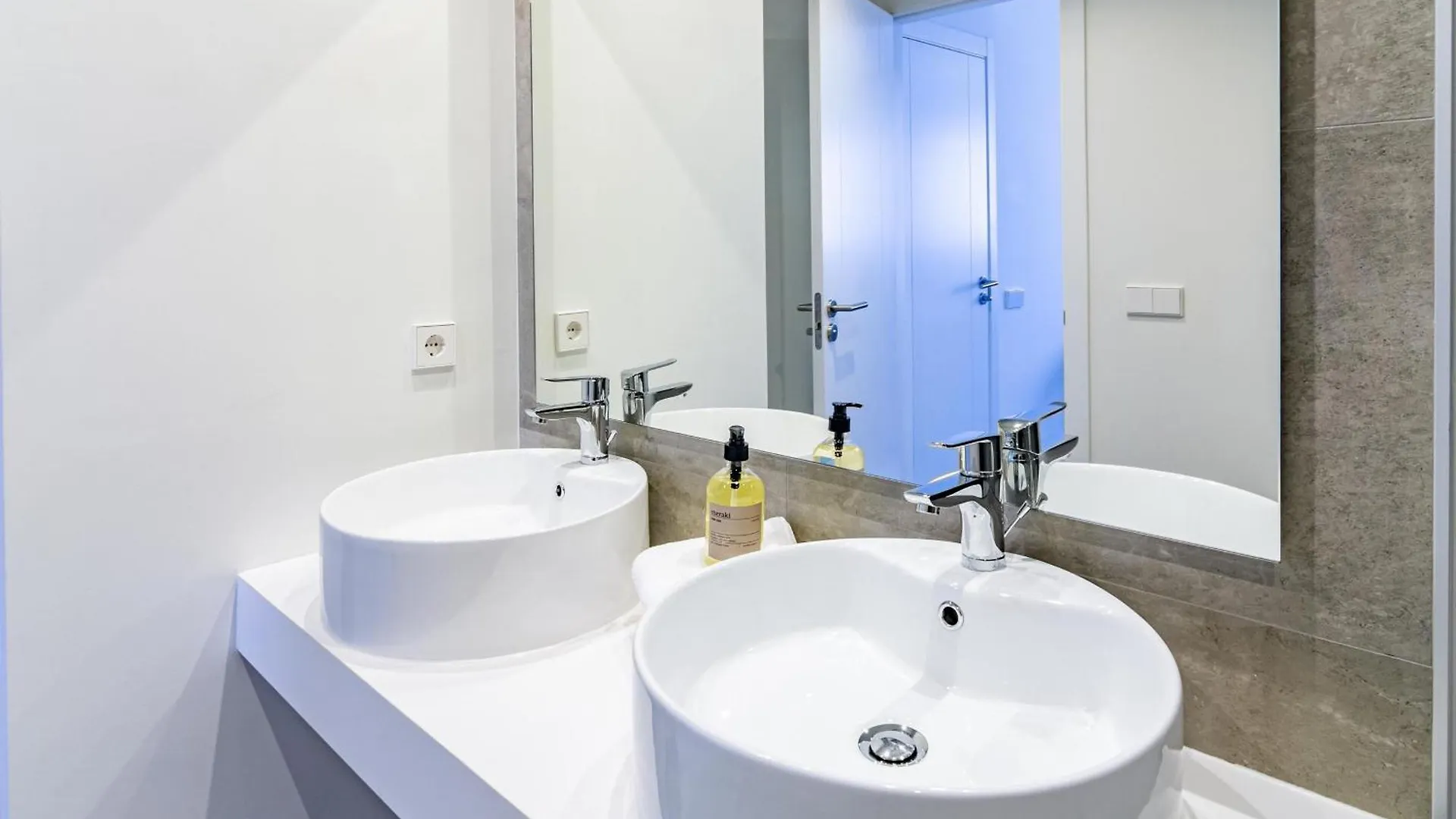 Inf36K - Luxury Apartment Perfect Location Estepona