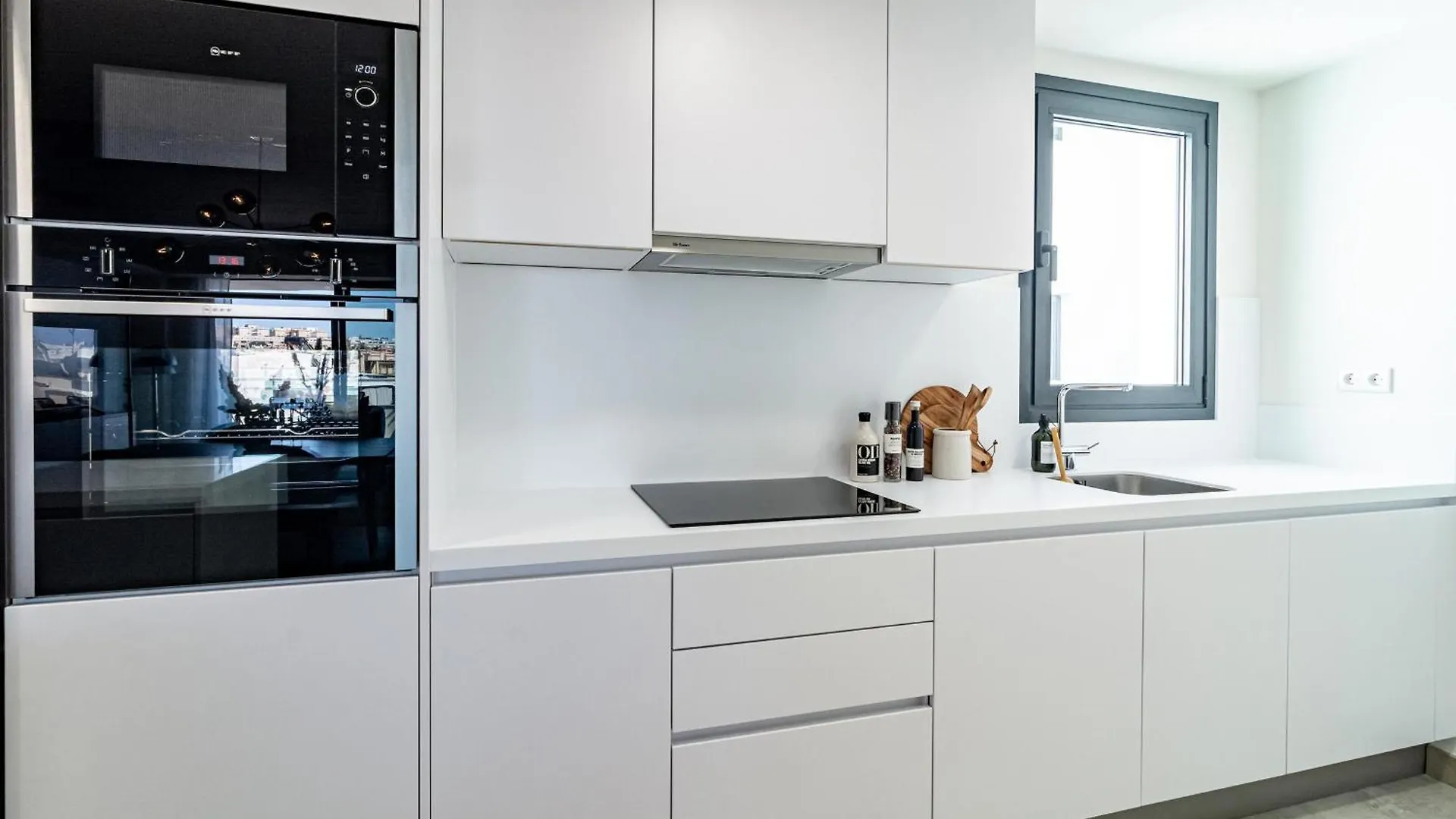 Inf36K - Luxury Apartment Perfect Location Estepona Spain