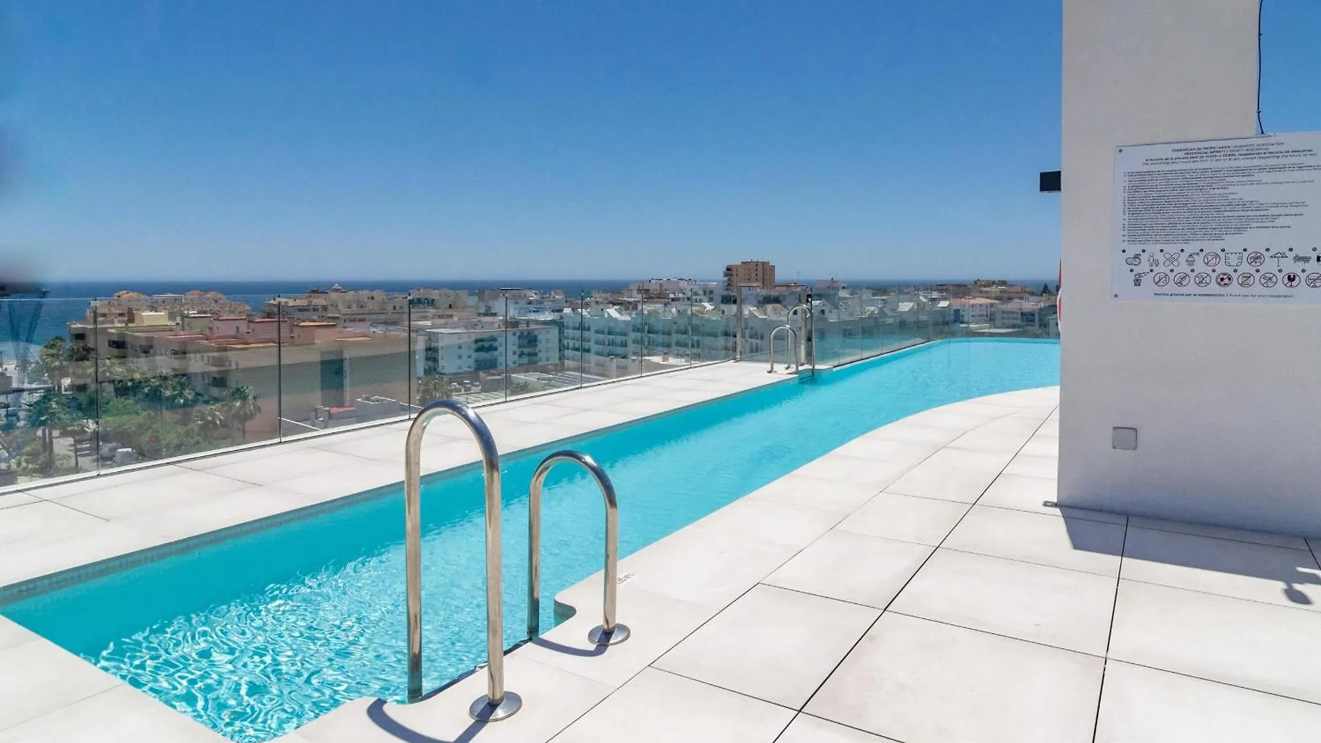 Inf36K - Luxury Apartment Perfect Location Estepona